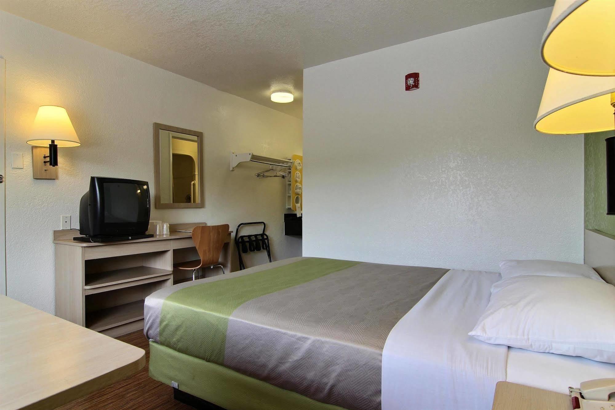 Motel 6-Albuquerque, Nm - Midtown Zewnętrze zdjęcie