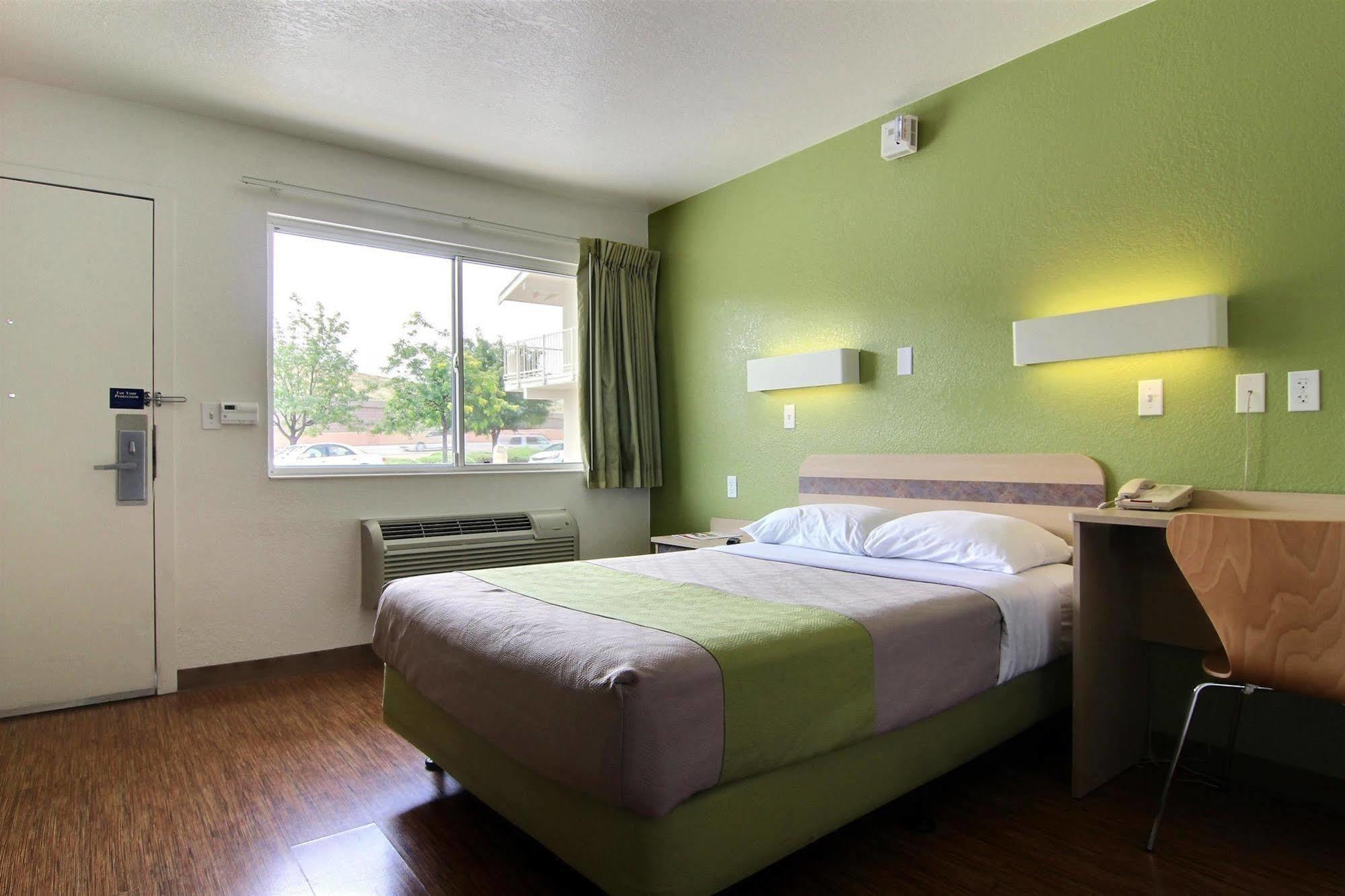 Motel 6-Albuquerque, Nm - Midtown Zewnętrze zdjęcie